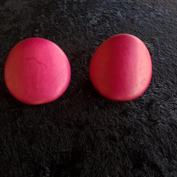 Vintage Karla Jordan - Magenta Bone Earrings - Picture 5 of 5